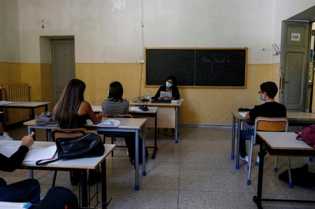 Riapertura scuole 26 aprile: ingressi, test salivari e scrutini. Ecco il piano 