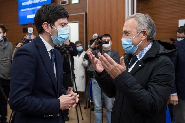 Covid e riaperture, Vaia: "Non possiamo rimanere chiusi tutta la vita"