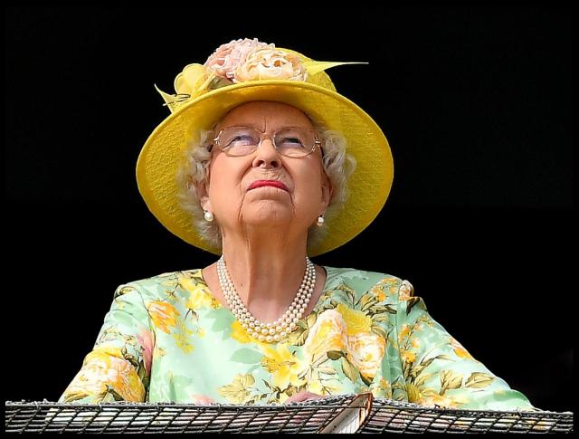 Fbi: "Elisabetta II nel 1983 ha rischiato di subire l'attentato di un indipendentista nord irlandese". Il documento desecretato in queste ore