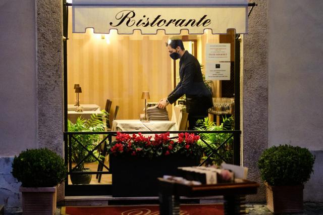 Riapertura ristoranti all'aperto: boom richieste di dehors ma uno su due resta chiuso