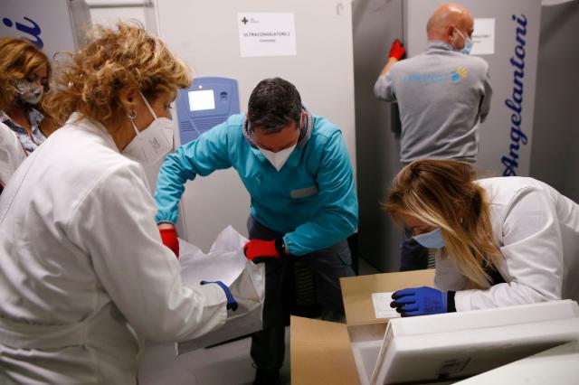 Vaccino AstraZeneca, Unione europea su tutte le furie: avviata azione legale 