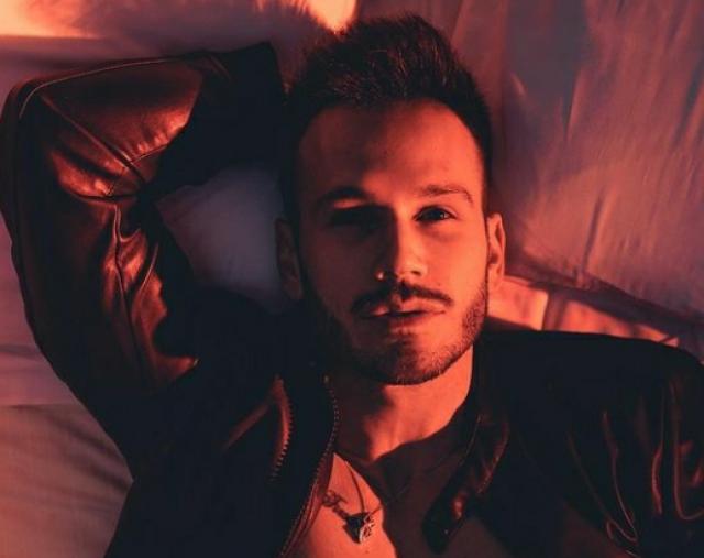 Isola dei Famosi 2021, nuovo naufrago Matteo Diamante: chi &egrave;? Carriera e vita privata