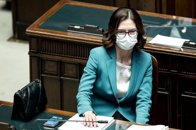 Coprifuoco alle 22 in estate, Gelmini: "Pronti a cambiare orario ma non ha toglierlo"