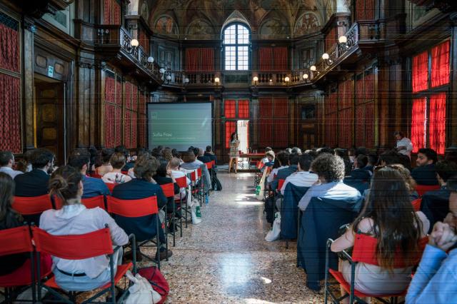 &nbsp;Innovazione e Umanesimo: le Junior Enterprise italiane discutono la centralit&agrave; dell'uomo