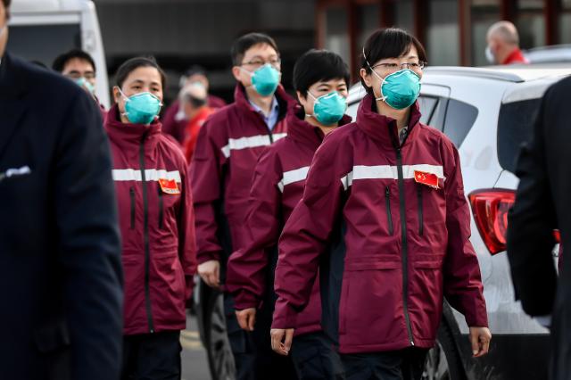 Covid, l'appello per una nuova inchiesta: "Prove che sia uscito da laboratorio"
