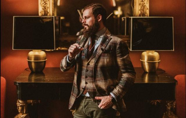 Comune Roma assume influencer e lo paga 10 mila euro al mese per "missione speciale"