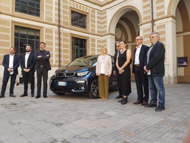 Accademia Teatro alla Scala, BMW Italia e Collettivo OP, al via Uno di Un Milione: natura e arte che dialogano