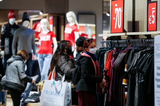 Confcommercio, crollo consumi 2020: con Covid e restrizioni persi 126 mld euro