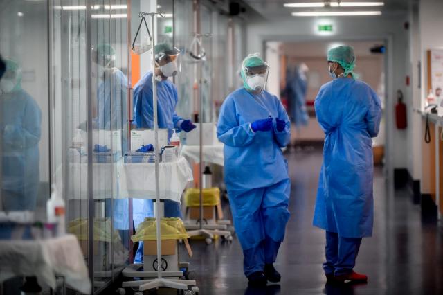 Covid, positivo per 305 giorni: "Mia moglie ha preparato il funerale 5 volte"