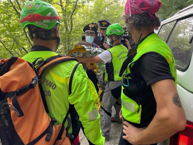 Bimbo ritrovato con le scarpe: cosa non torna nella vicenda del Mugello 