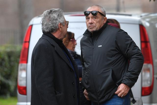 Vaccino Covid, Amendola d&agrave; 'lezioni' non richieste: "Chi non lo fa &egrave; ignorante" 