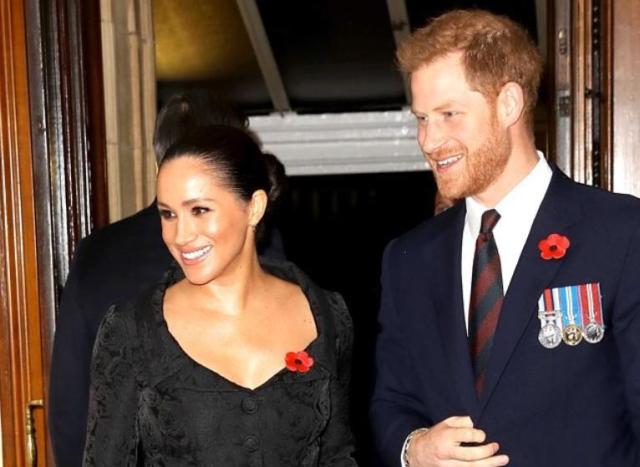 Harry e Meghan, incidente stradale a New York. Inseguiti dai paparazzi come Lady D, il portavoce: "Catastrofe sfiorata"