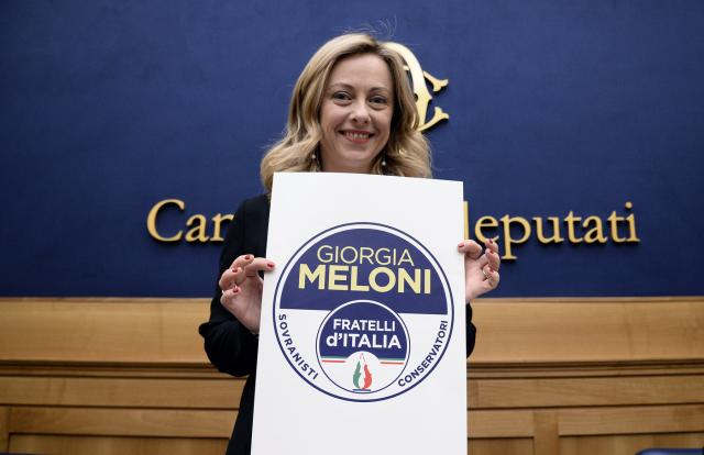 Sondaggi politici La7 oggi, altro che testa a testa: ora Meloni molto pi&ugrave; avanti