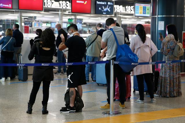 Covid Francia: ingresso solo con tampone negativo nelle ultime 24 ore