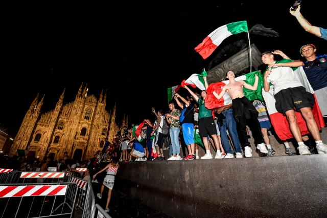 Finale Italia-Inghilterra: vita breve dei festeggiamenti calcistici e tracollo morale della plutocrazia