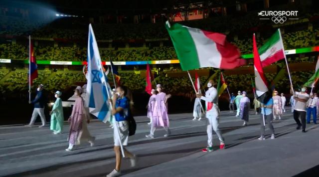 Tokyo 2020, la cerimonia di chiusura: Marcell Jacobs portabandiera dell'Italia