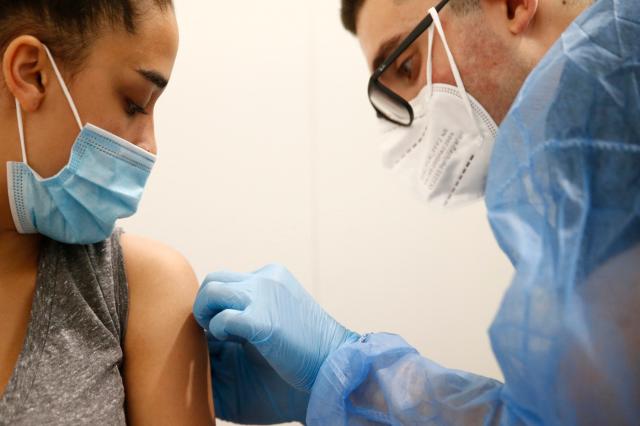 Israele: un tempo modello per sconfiggere il Covid, ora affronta un nuovo aumento dei casi