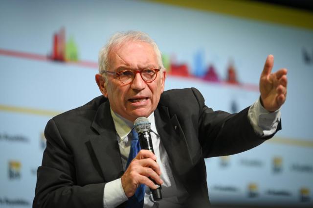 Scuola, il ministro Bianchi senza piet&agrave;: "Personale senza Green pass sar&agrave; sospeso"