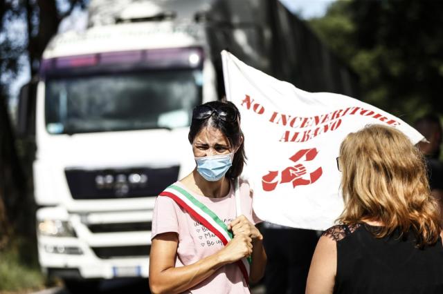 Elezioni Roma, Raggi si sveglia adesso e suona la carica contro "gli zozzoni"