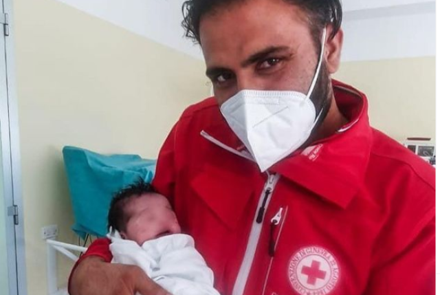 Sulmona, nata Hina da madre profuga afgana e padre fucilato dai talebani