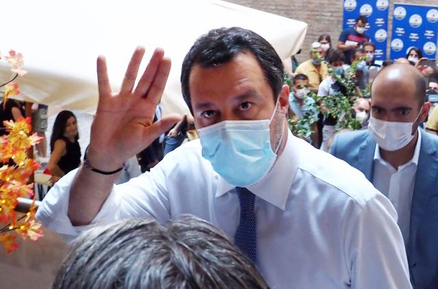 Cameriera Cirinn&agrave;, Salvini deride la senatrice dem: "Senza servit&ugrave;... poverina"
