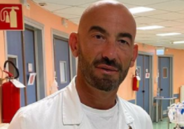 Covid, Bassetti minacciato e inseguito da No Vax: "Me la far&agrave; pagare"