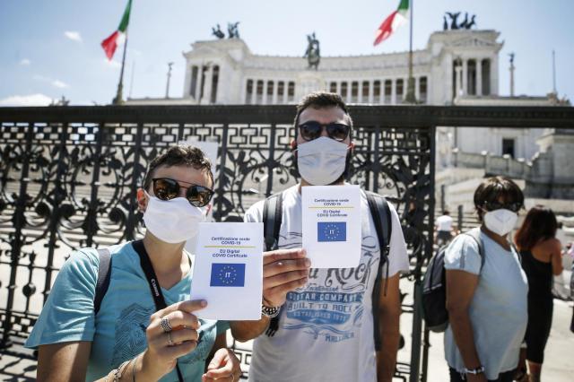 Green pass Italia,  da domani altre regole assurde e limitazioni della libert&agrave; 