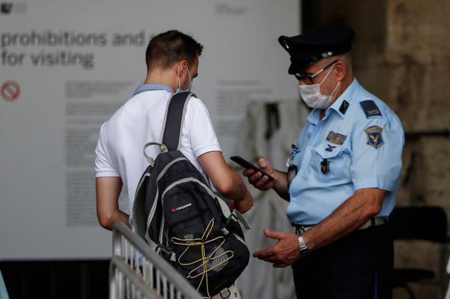 Green pass obbligatorio in Italia, militari a sorvegliare treni e stazioni