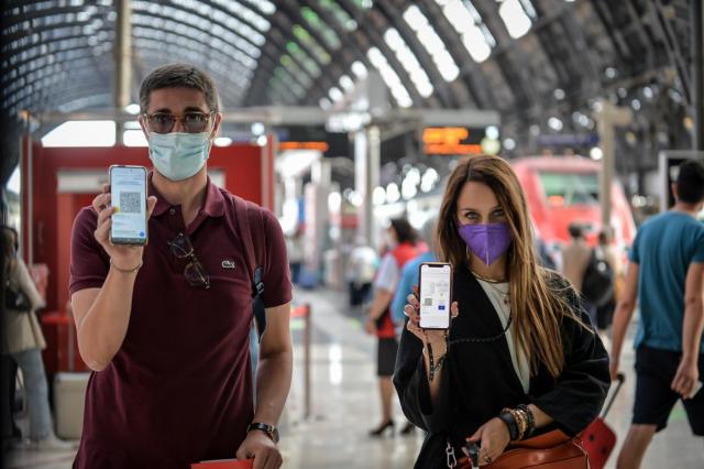 Green pass unico per lavoratori pubblici e privati: si va verso il s&igrave;