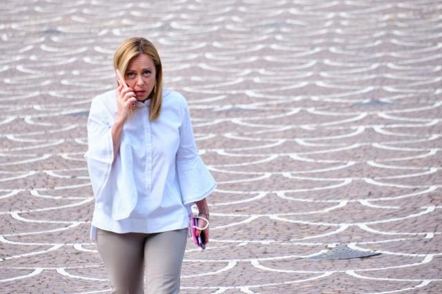 Green pass, Meloni: "No a questo uso. Governo confonde campagna vaccinale col certificato"