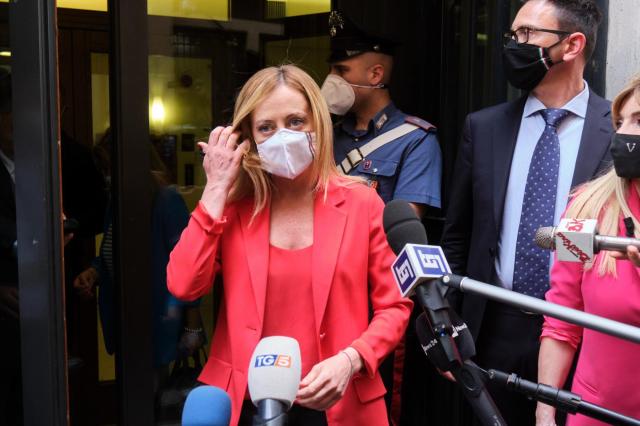 Green Pass obbligatorio, Meloni in trincea: "Esteso a scibile umano &egrave; irragionevole"