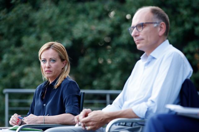 Obbligo vaccinale, Letta: "Si pu&ograve; evitare". Meloni: "Contraria alle restrizioni"