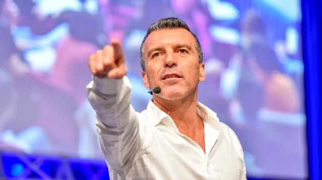 Roberto Re sostiene la Fondazione Exodus di Don Antonio Mazzi