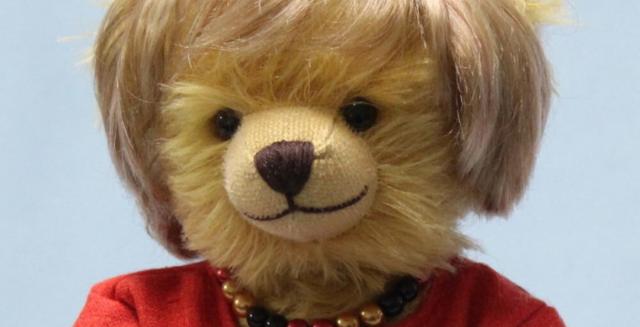 Orsacchiotto di Angela Merkel in commercio per la fine del suo mandato: prezzo fuori dal normale!