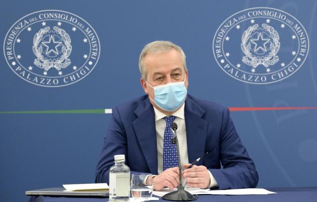 Vaccino Covid, Locatelli "Terza dose ai giovani sani non cos&igrave; scontata" 