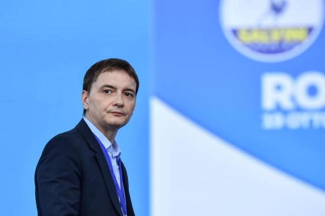 Luca Morisi pronto a spiegare, ma il ragazzo attacca: "Droga dello stupro da lui"