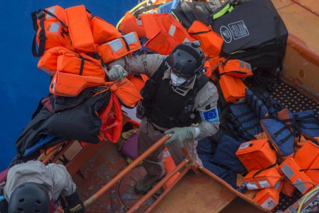 Migranti, dodici Paesi Ue chiedono un "muro" per fermare "l'invasione": chi sono