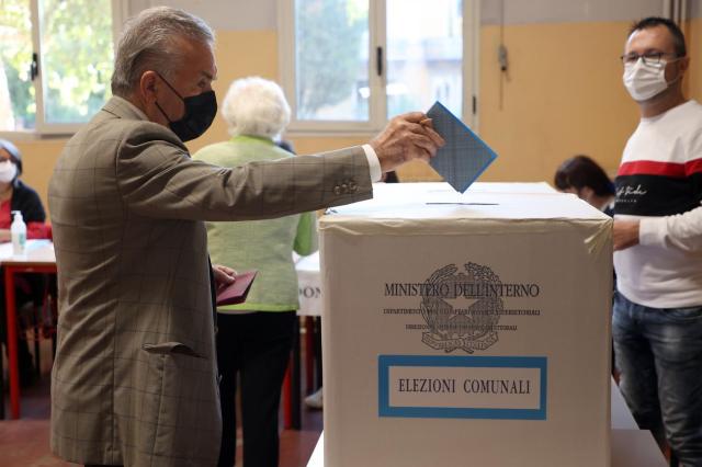 Italia: Democrazia od oligarchia? Il perch&eacute; della fuga dal voto