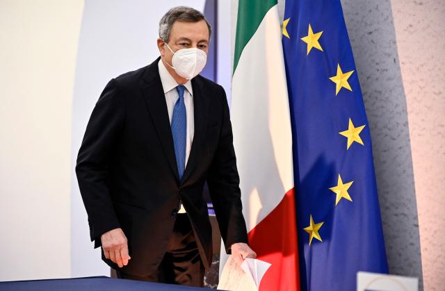 Green pass obbligatorio e tamponi, Draghi preoccupato: convocata cabina di regia