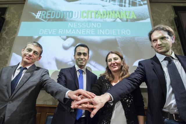 Reddito di cittadinanza, siamo al ridicolo: i navigator si sono messi a cercare lavoro