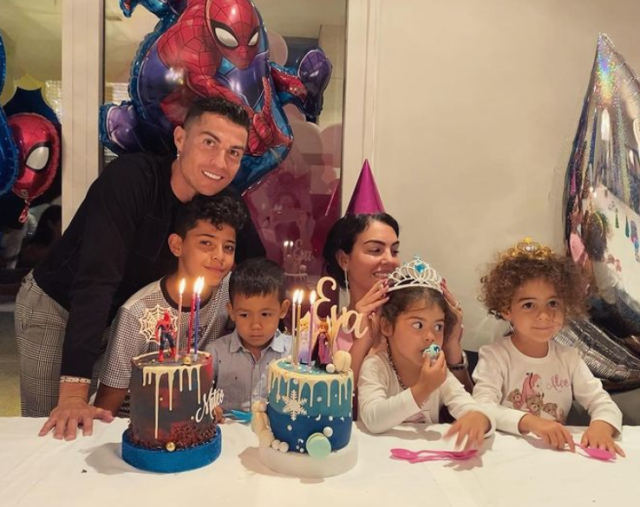 Georgina Rodriguez incinta, i figli di Cristiano Ronaldo: tutto sulla numerosa prole del campione