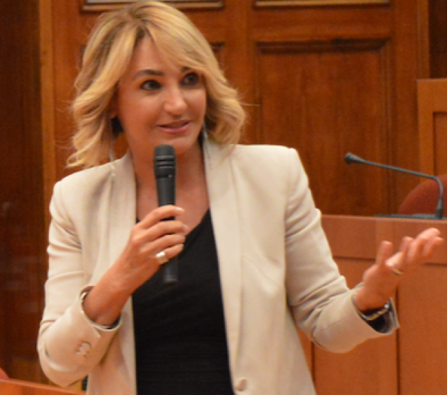 Cristina Melchiorri: parit&agrave; di retribuzione fra uomini e donne.  Ma quando mai sar&agrave; una realt&agrave;?