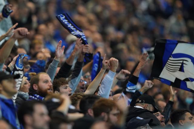 Bergamo, scontri tra tifosi di Atalanta e Manchester United: assaltato un pub