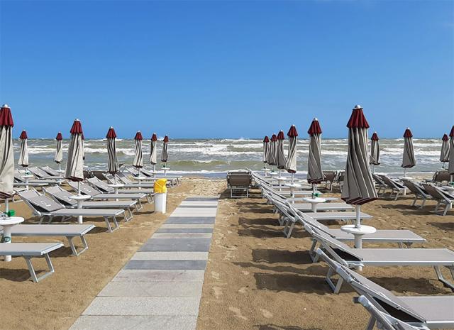 Concessioni balneari, l'Ue richiama l'Italia: "Si conformi al diritto europeo"