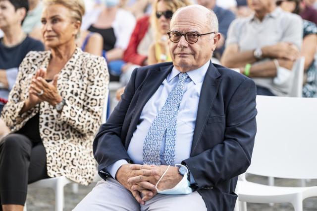 Covid, Galli: "No cure a no vax? Assurdo, sarebbe come dire di non curare chi fuma"
