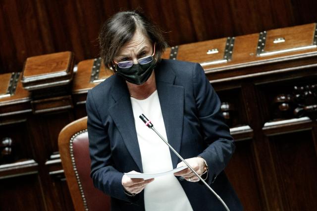 No Green pass, Lamorgese chiarisce: "Direttiva non comprime diritto manifestazioni"