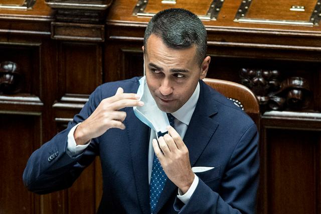 Covid, Di Maio sull'aumento dei contagi: "Preoccupato in vista del Natale"