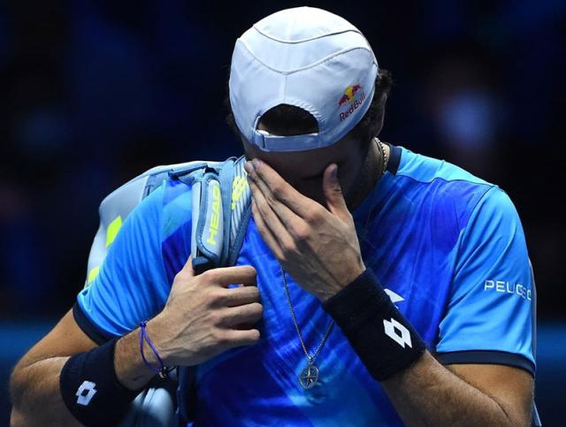 Berrettini si ritira dalle Atp Finals, sostituito da Sinner: "Sono distrutto"