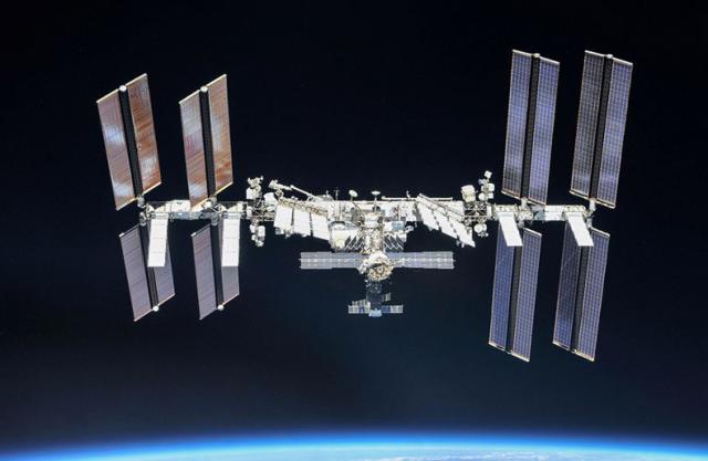 Spazio, missile russo distrugge satellite: a rischio gli astronauti della ISS