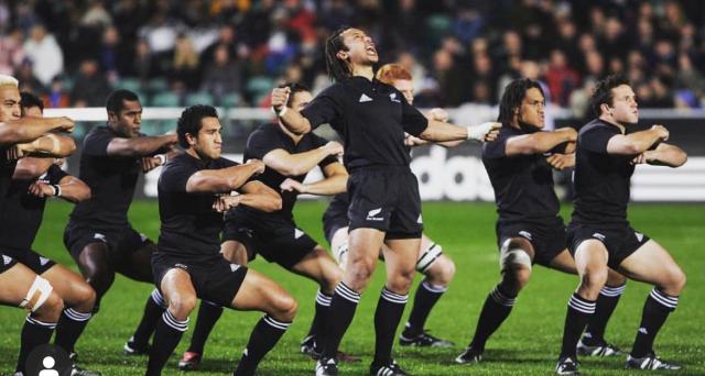 Covid, danza cerimoniale usata per manifestare in Nuova Zelanda: la trib&ugrave; Maori non ci sta